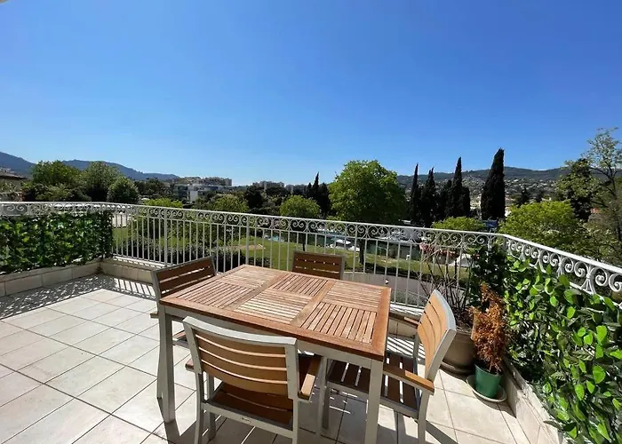 Cote D\'Azur- Appartement Les Suites De Robinson