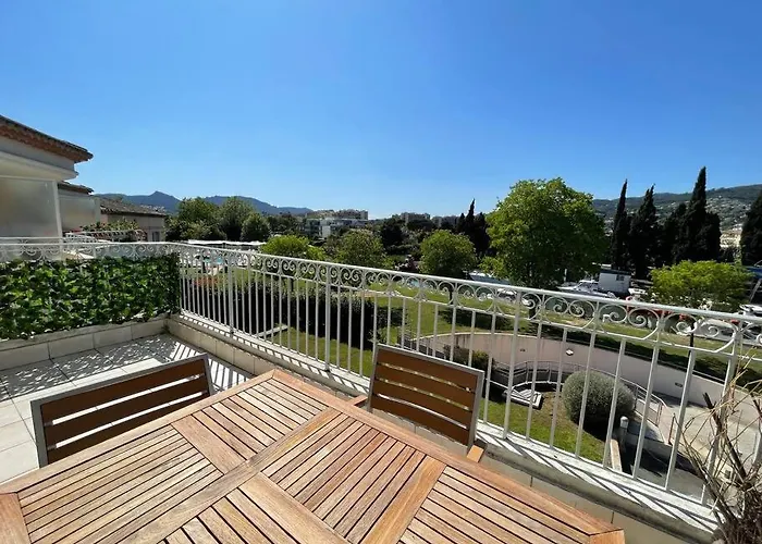 Cote D\'Azur- Appartement Les Suites De Robinson