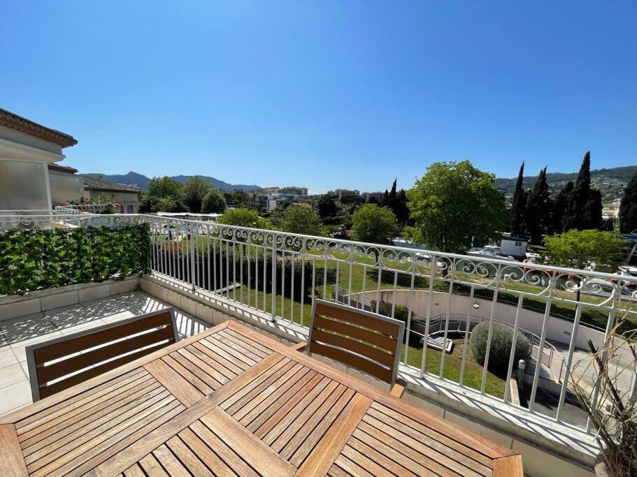 Cote D'azur- Les De Robinson *